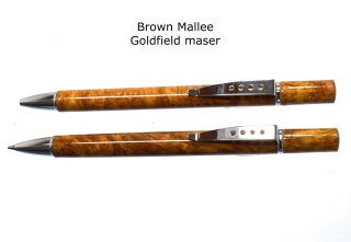 2025_08_03_Karo_Pen Set Brown Malle Goldfield
