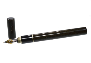 20220619_Ixeo Mooreiche 18 k Goldf. Ebonit